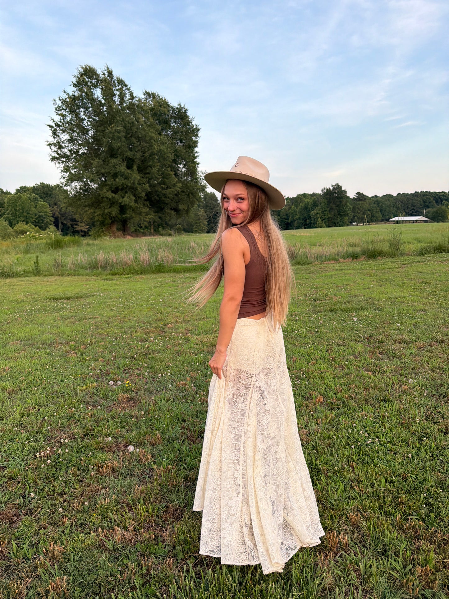 Rustic Charm - Stud Tank