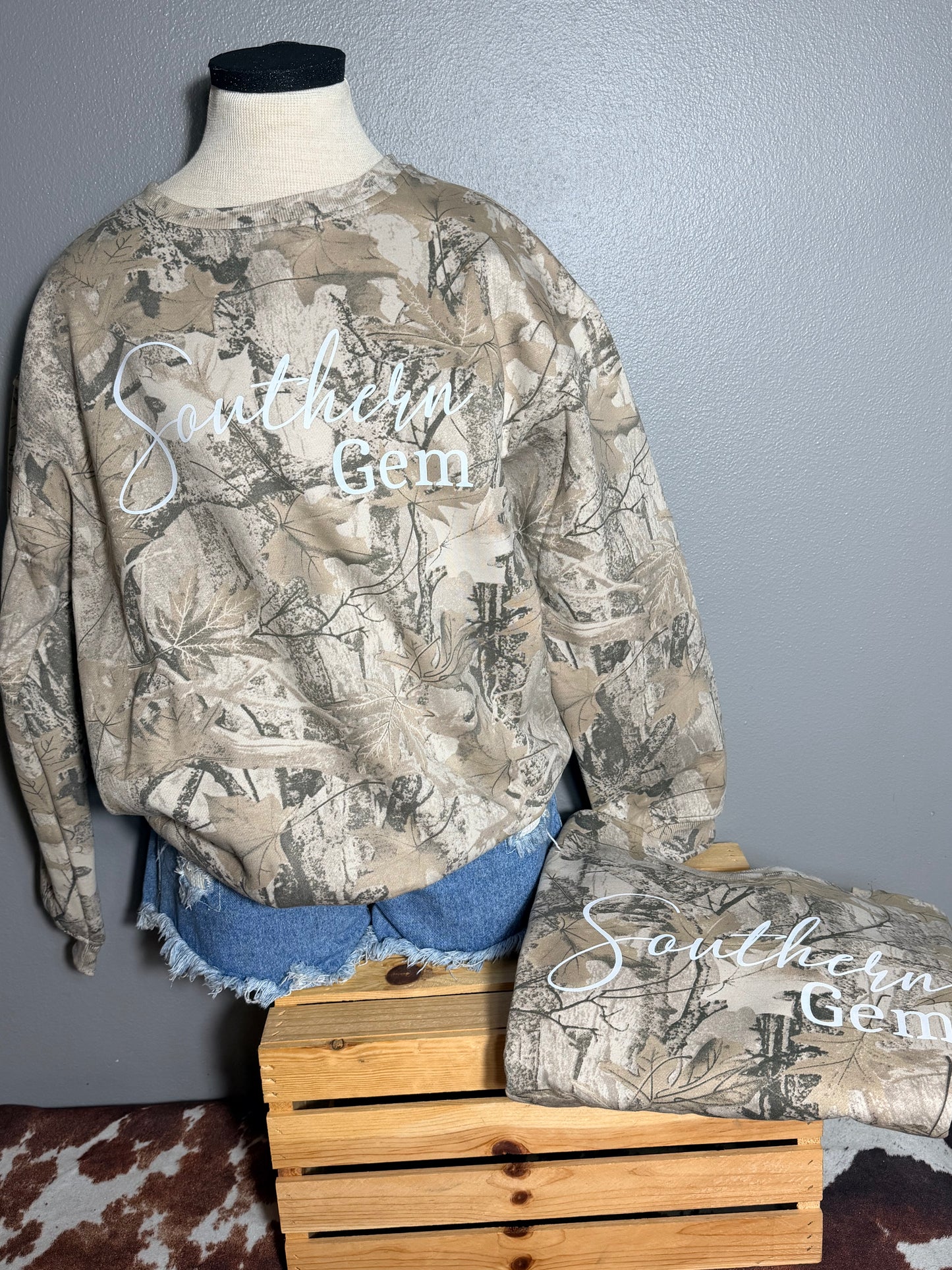 Southern Gem Crewneck