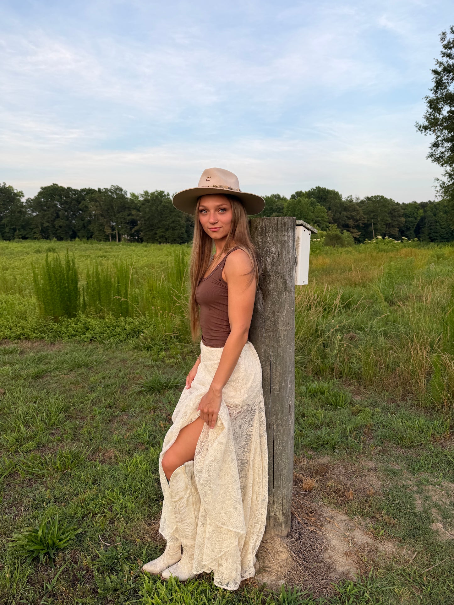 Rustic Charm - Stud Tank